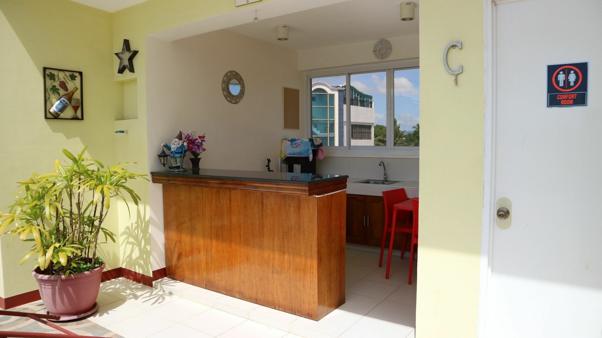 C Tower Studio Apartments Puerto Princesa Exteriör bild