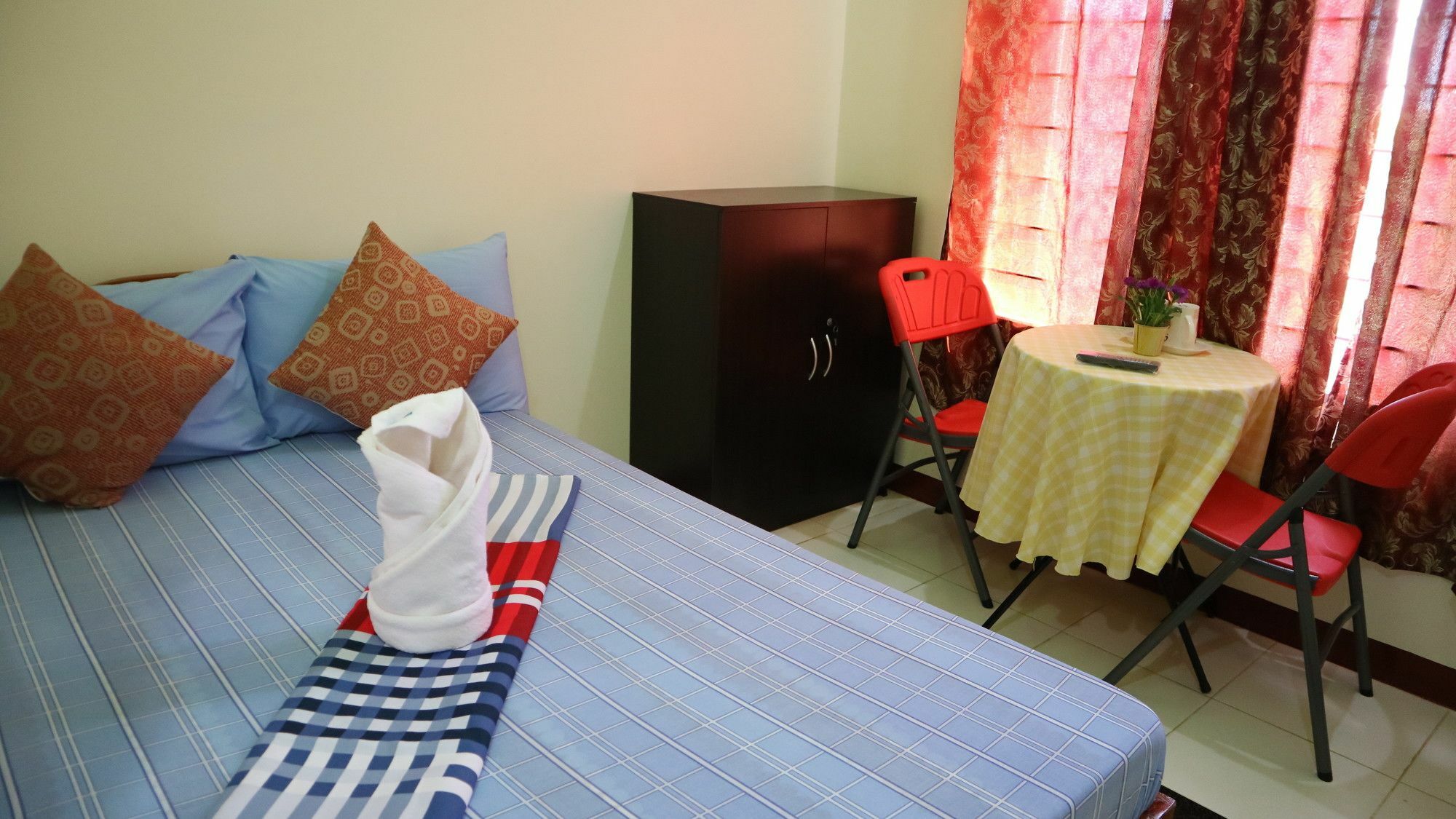 C Tower Studio Apartments Puerto Princesa Exteriör bild
