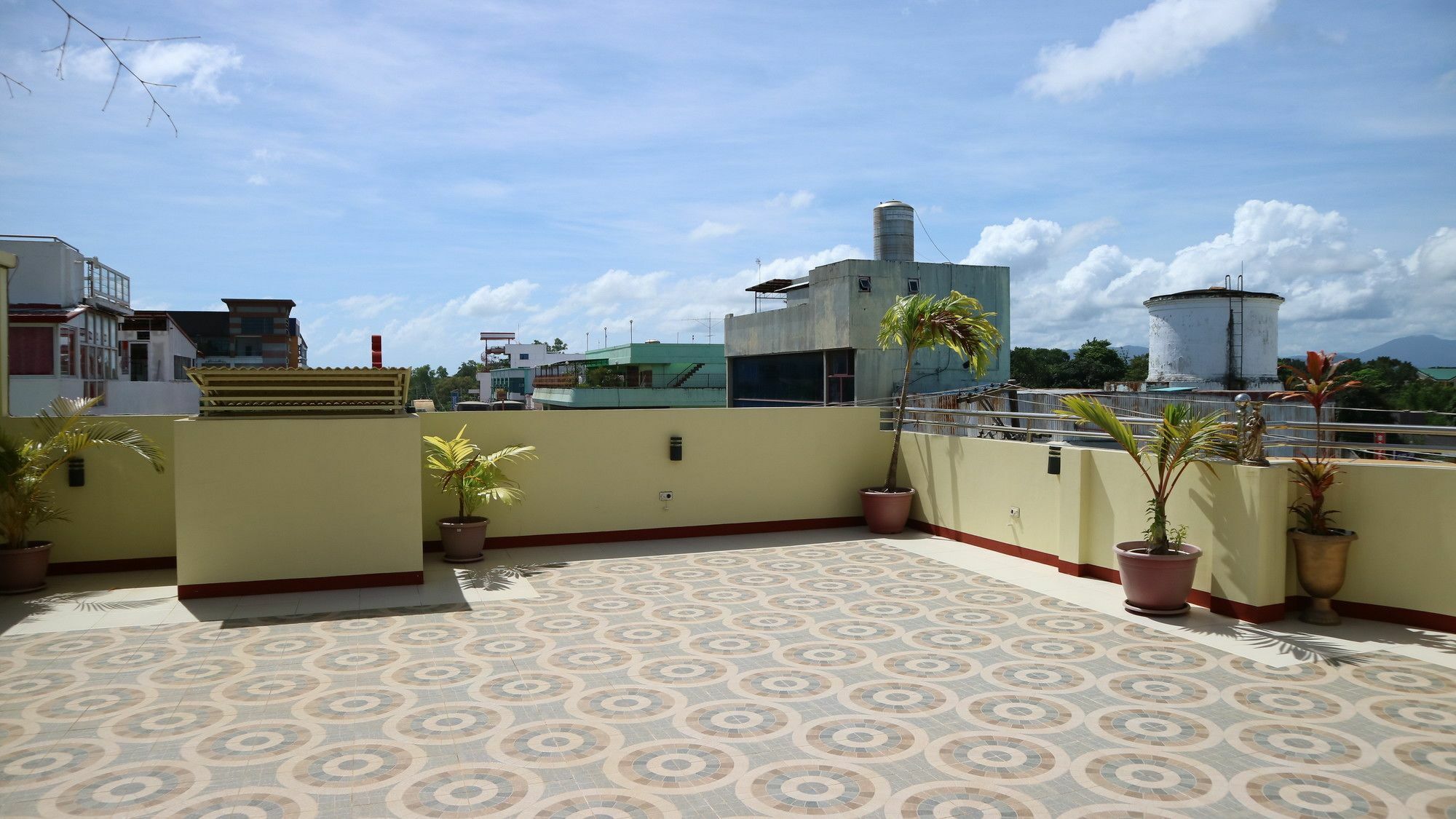 C Tower Studio Apartments Puerto Princesa Exteriör bild